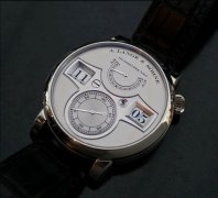 手表回收店回收朗格新款猫头鹰手表价格多少？
